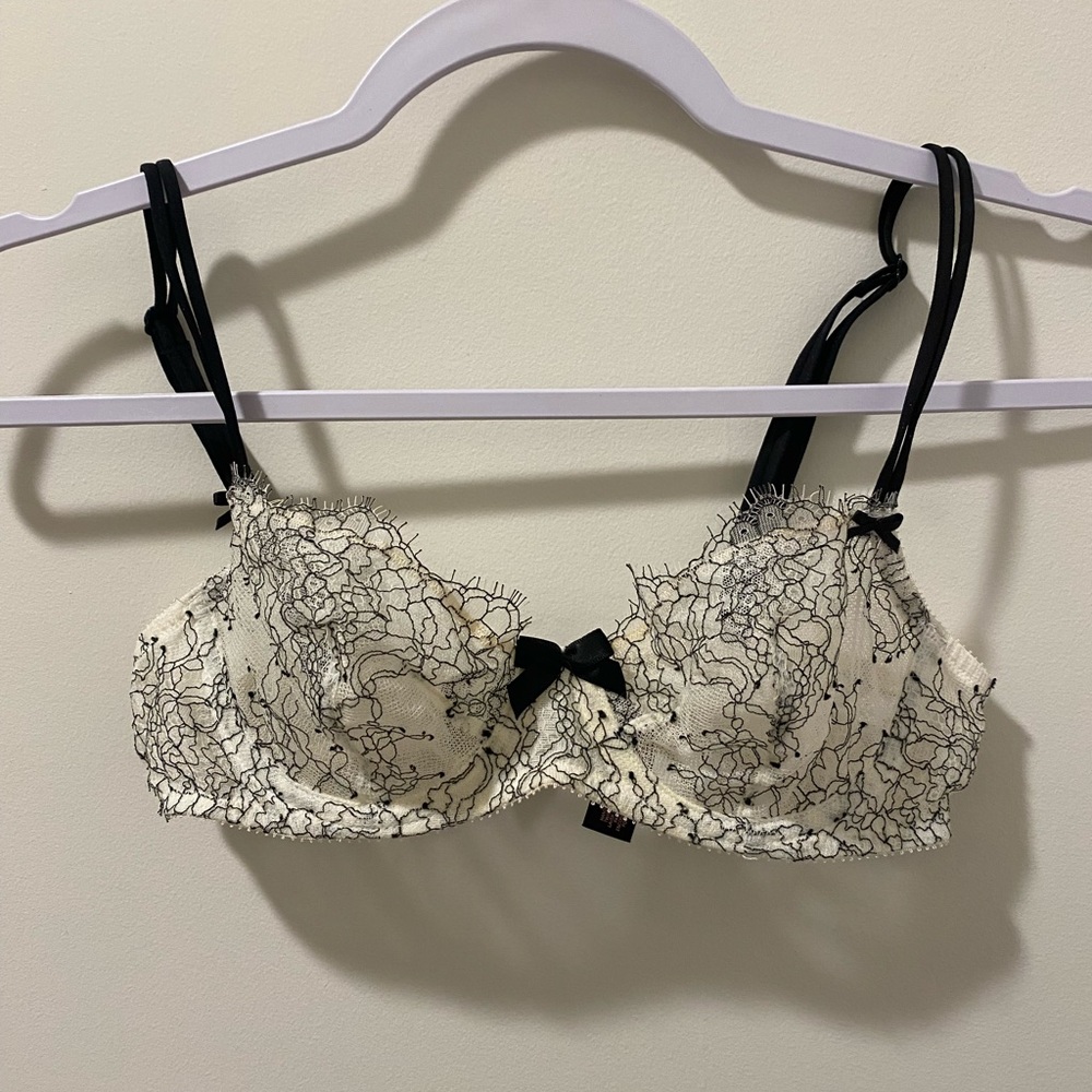 Victoria’s Secret White Lace Bra